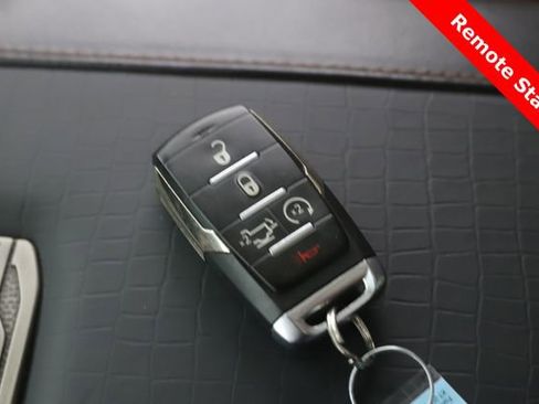 Used 2023 RAM 1500 Limited AWD/4WD image 3