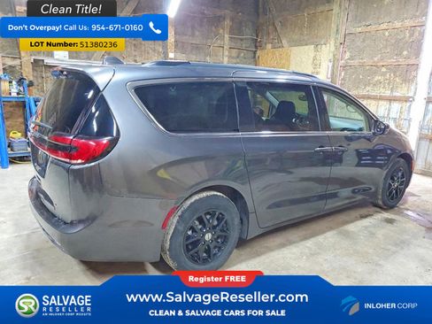 Used 2022 Chrysler Pacifica Touring-L FWD image 4