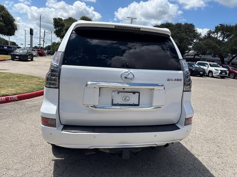 Used 2016 Lexus GX 460 w/ Premium Package AWD/4WD image 4