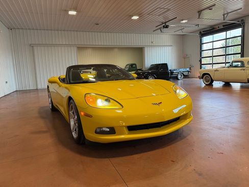 Used 2007 Chevrolet Corvette Convertible w/ Preferred Equipment Group RWD image 7
