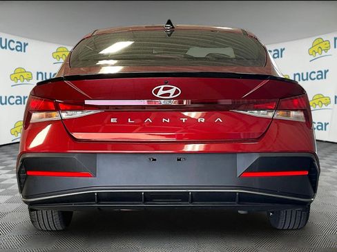 Certified 2025 Hyundai Elantra Sport image 10