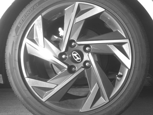 Used 2025 Hyundai Elantra SEL image 15