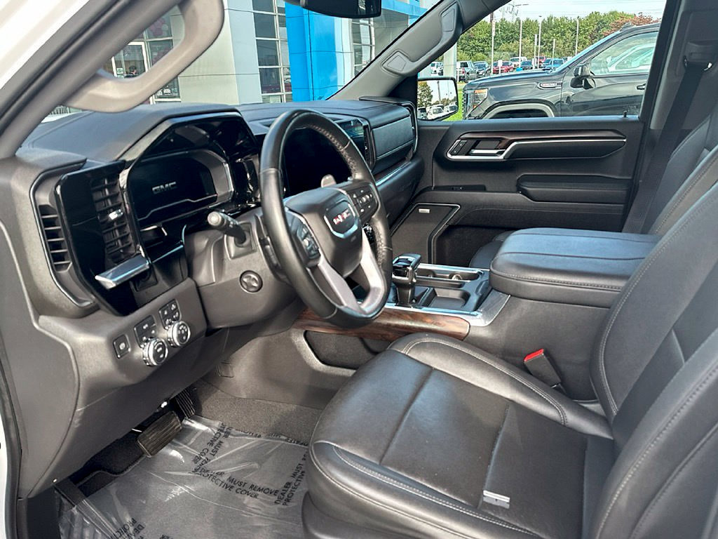 Used 2023 GMC Sierra 1500 SLT w/ SLT Convenience Package AWD/4WD image 9
