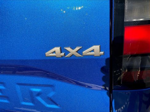 Used 2025 Nissan Frontier SV image 51