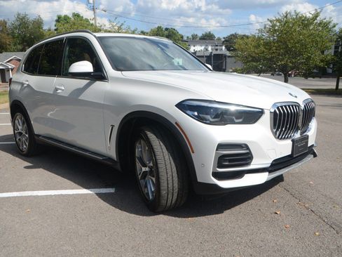 Used 2023 BMW X5 xDrive40i w/ Premium Package AWD/4WD image 9