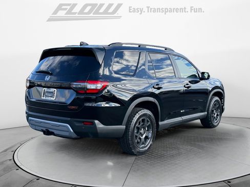 New 2025 Honda Pilot TrailSport image 4