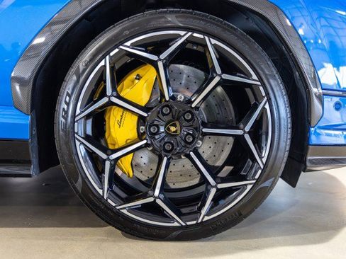 Used 2024 Lamborghini Urus Performante AWD/4WD image 26
