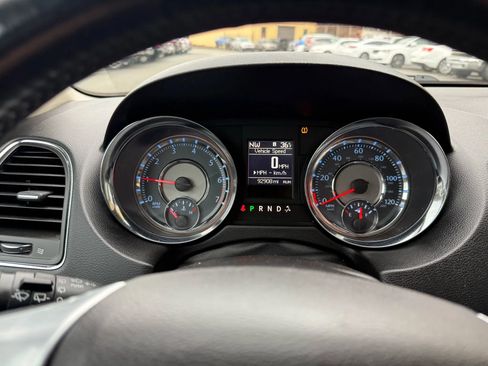 Used 2011 Chrysler Town & Country Touring-L w/ Entertainment Group #2 image 9