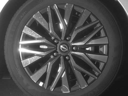 Used 2025 Nissan Altima 2.5 SV FWD image 13