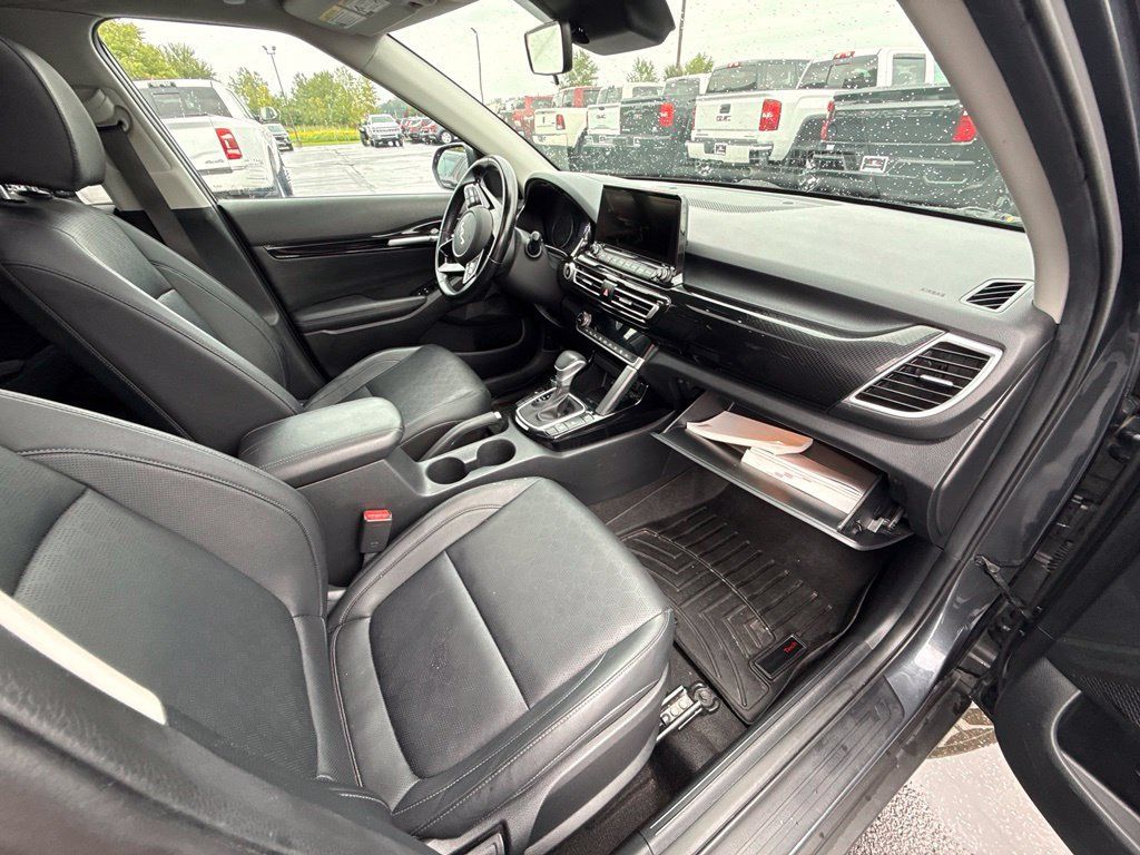 Used 2022 Kia Seltos EX AWD/4WD image 16