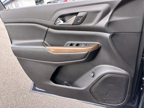 Used 2019 GMC Acadia SLE w/ Driver Alert Package I image 23