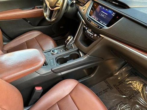 Certified 2021 Cadillac XT5 Premium Luxury image 19