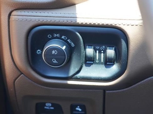 Used 2019 RAM 1500 Limited RWD image 24