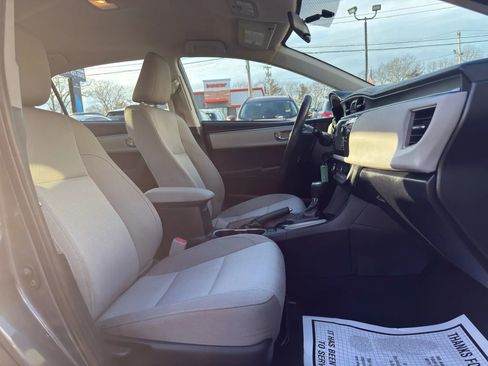 Used 2015 Toyota Corolla LE image 22