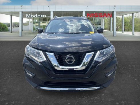 Used 2019 Nissan Rogue SV w/ Premium Package FWD image 8