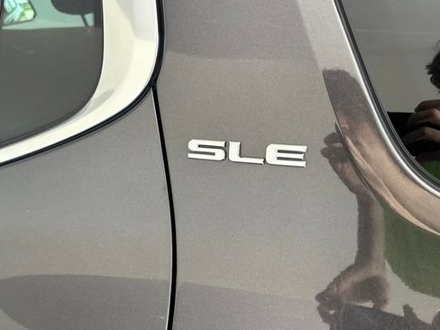 Used 2018 GMC Acadia SLE w/ Driver Alert Package I AWD/4WD image 24