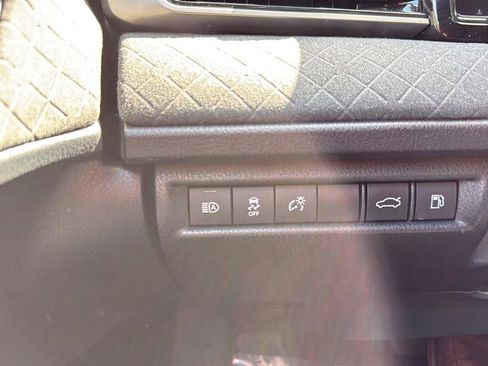Used 2025 Toyota Camry XLE FWD image 19