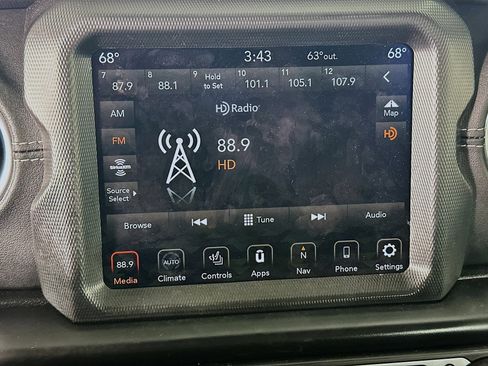 Used 2023 Jeep Wrangler Unlimited Sahara w/ Cold Weather Group AWD/4WD image 19