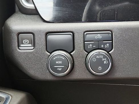 Certified 2022 Chevrolet Silverado 1500 LT RWD image 22