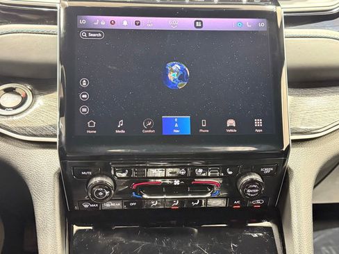 Used 2022 Jeep Grand Cherokee Trailhawk AWD/4WD image 33