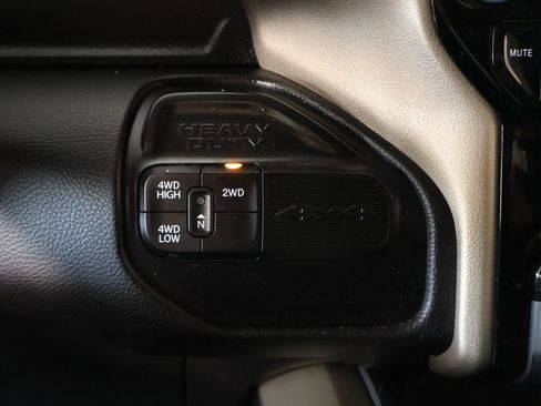 Used 2023 RAM 2500 Laramie AWD/4WD image 9