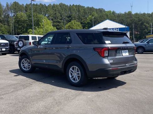 New 2026 Ford Explorer Active RWD image 5