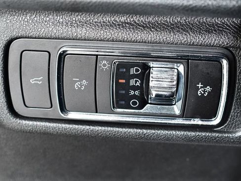 Used 2023 Lincoln Corsair AWD w/ Equipment Group 101A image 28