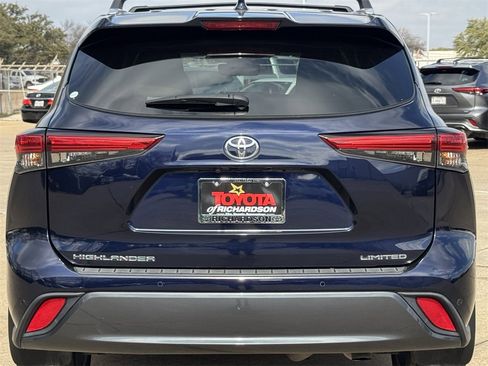 Used 2023 Toyota Highlander Limited image 5