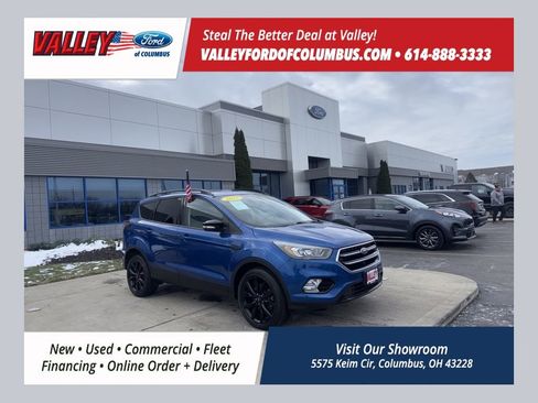 Used 2017 Ford Escape Titanium image 1