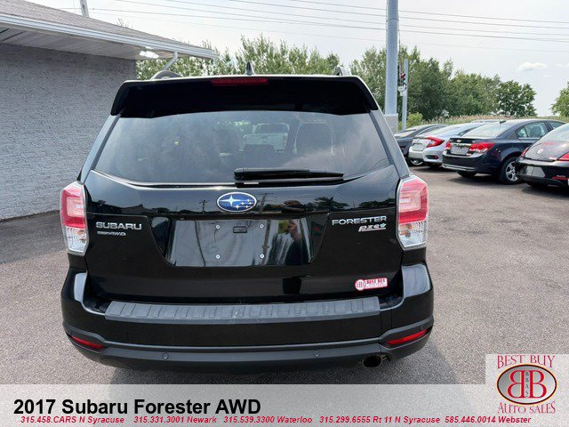 Used 2017 Subaru Forester 2.5i Touring AWD/4WD image 4