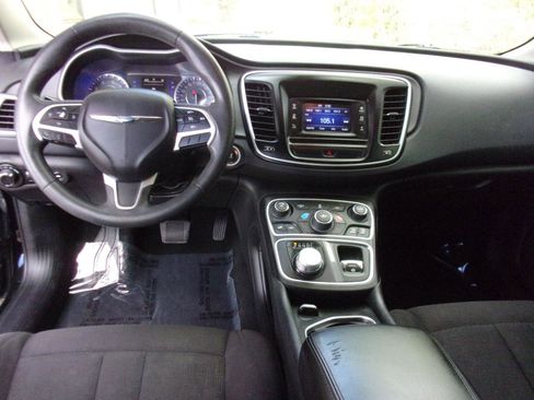 Used 2016 Chrysler 200 Limited FWD image 11
