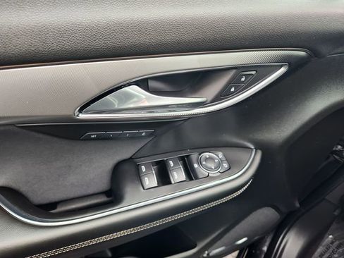 Used 2025 Buick Envision Sport Touring AWD/4WD image 11