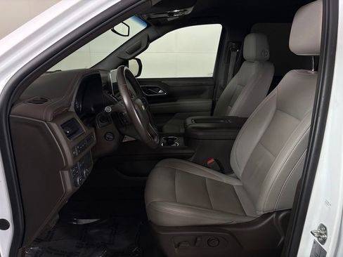 Used 2021 Chevrolet Suburban LT w/ Luxury Package AWD/4WD image 17