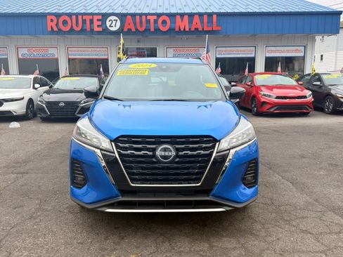 Used 2024 Nissan Kicks SR FWD image 3