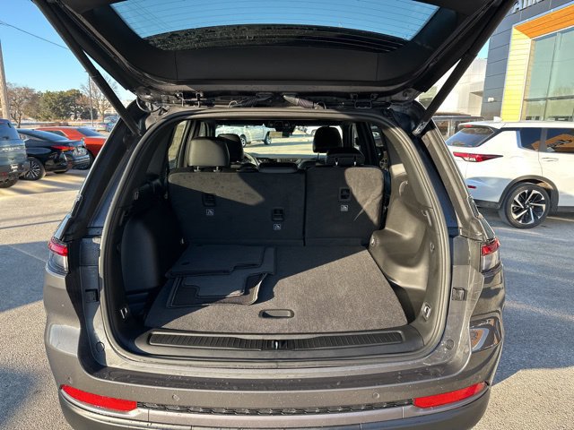 New 2026 Jeep Grand Cherokee Altitude AWD/4WD image 10
