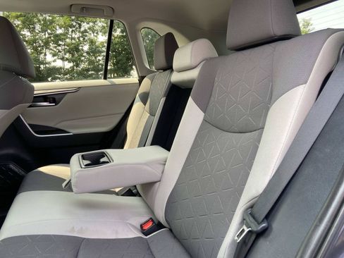 Used 2020 Toyota RAV4 XLE w/ Convenience Package AWD/4WD image 14