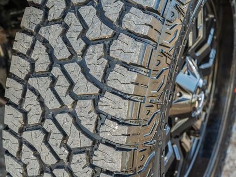 Used 2020 RAM 2500 Laramie w/ Night Edition image 16