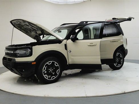 New 2025 Ford Bronco Sport Outer Banks w/ Outer Banks Tech Package+ image 11