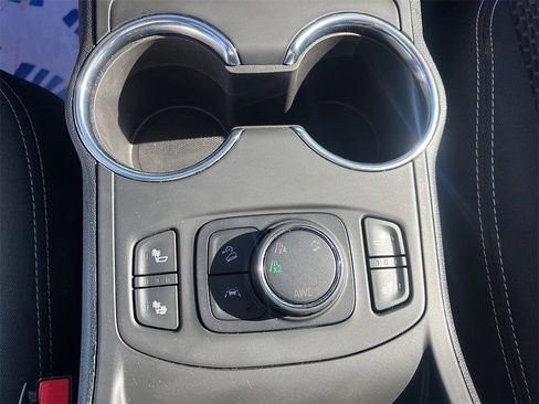 Used 2023 GMC Terrain SLE w/ Driver Convenience Package image 22