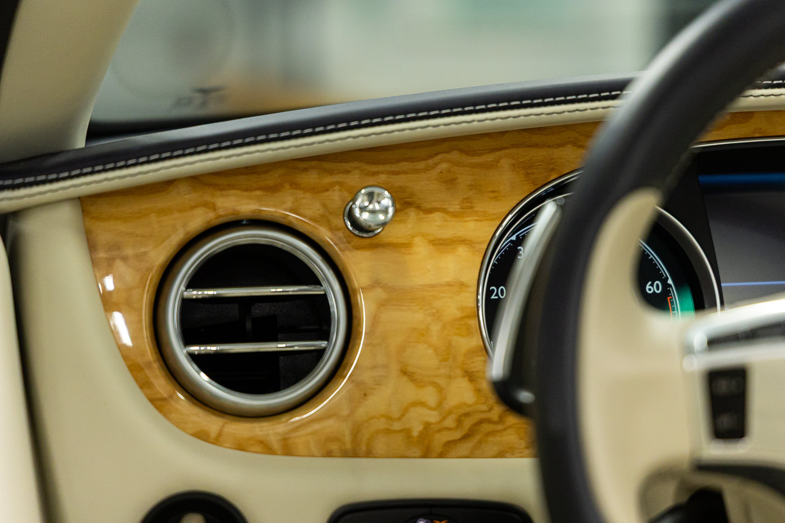 Used 2017 Bentley Continental GT AWD/4WD image 31