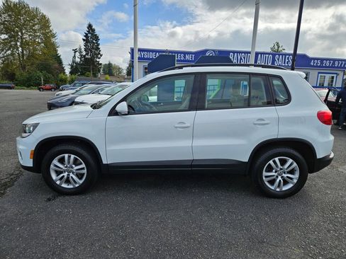 Used 2017 Volkswagen Tiguan S image 2