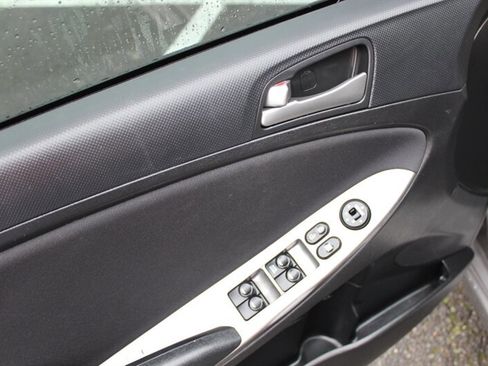 Used 2017 Hyundai Accent SE image 11