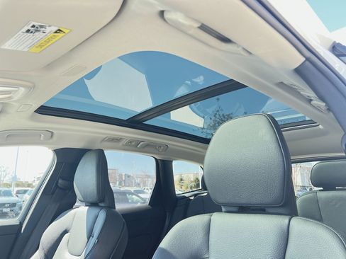 Certified 2025 Volvo XC60 B5 Plus image 24