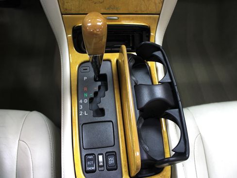 Used 2002 Lexus SC 430 Convertible image 12