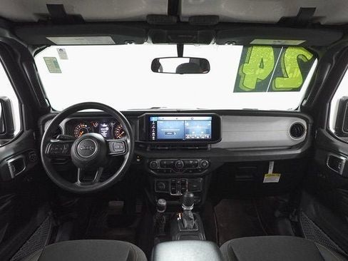 Used 2024 Jeep Gladiator Sport image 7