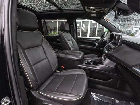 Used 2023 GMC Yukon XL SLT image 23