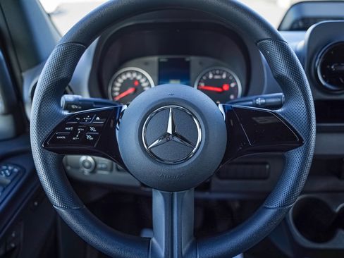 Used 2025 Mercedes-Benz Sprinter 2500 image 14