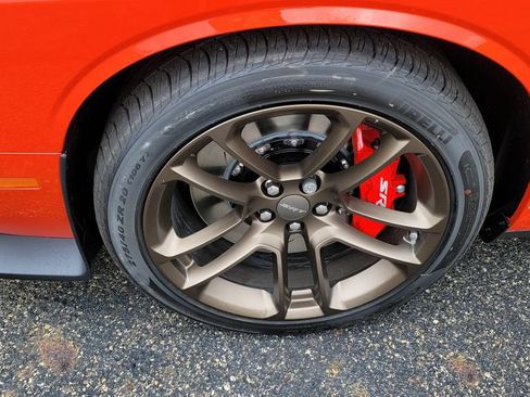 Used 2023 Dodge Challenger SRT Hellcat w/ Plus Package RWD image 7