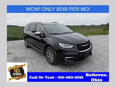 Used 2024 Chrysler Pacifica Pinnacle