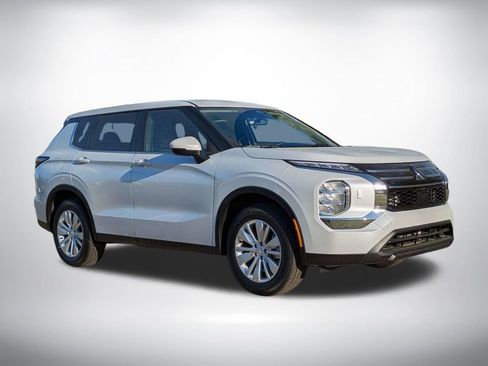 New 2026 Mitsubishi Outlander ES AWD/4WD image 2